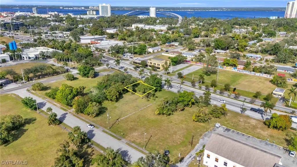 2726 Drive Martin Luther King Boulevard N Fort Myers FL 33916