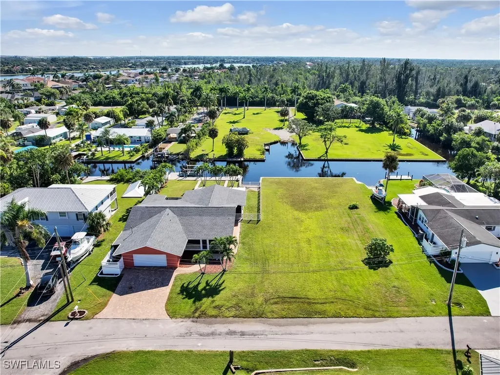 6131 Island Park Court Fort Myers FL 33908