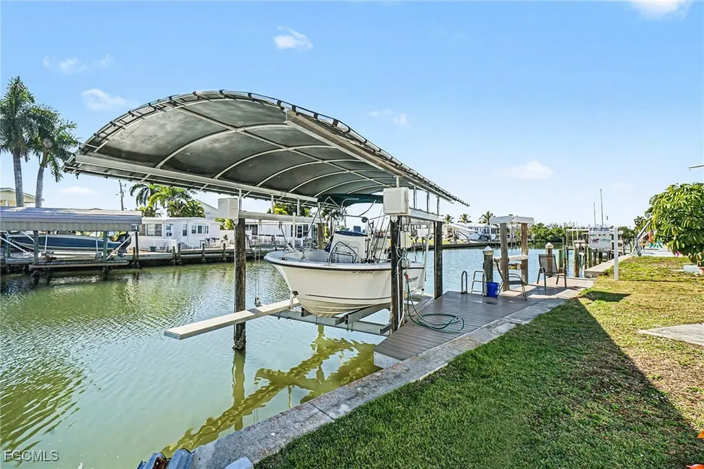 3893 Dewberry Lane St. James City FL 33956