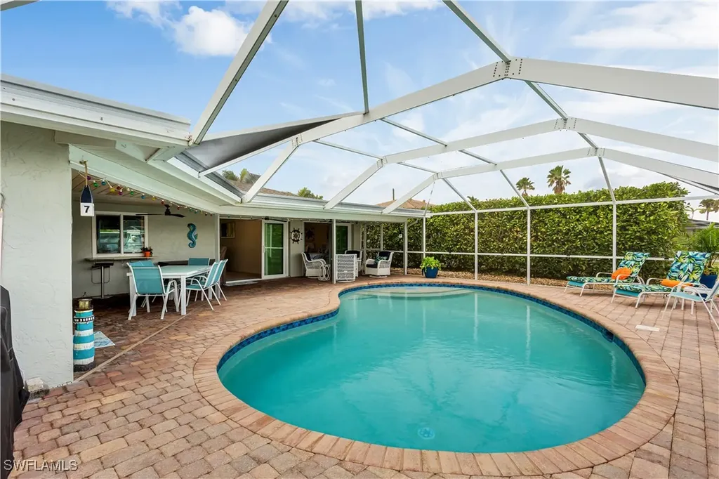 5235 SW 2nd Place Cape Coral FL 33914