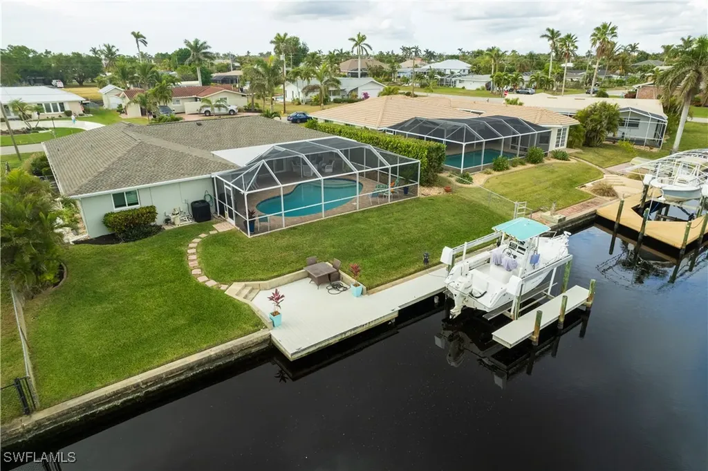 5235 SW 2nd Place Cape Coral FL 33914