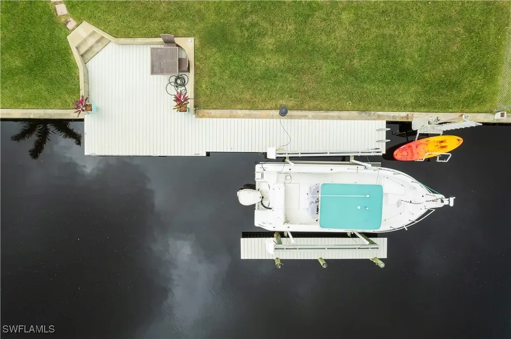 5235 SW 2nd Place Cape Coral FL 33914