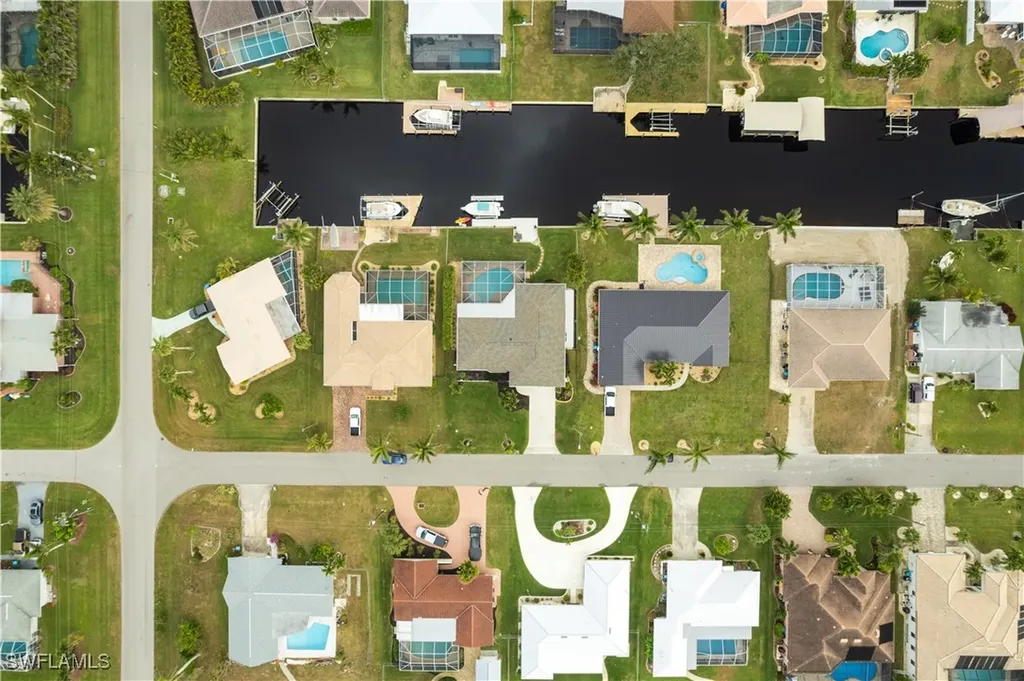 5235 SW 2nd Place Cape Coral FL 33914