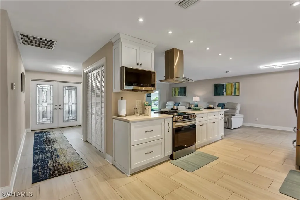 5235 SW 2nd Place Cape Coral FL 33914