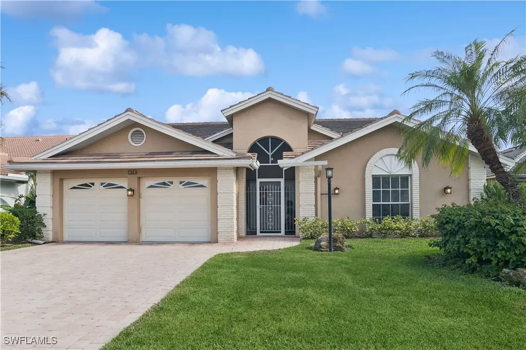 434 Countryside Drive Naples FL 34104