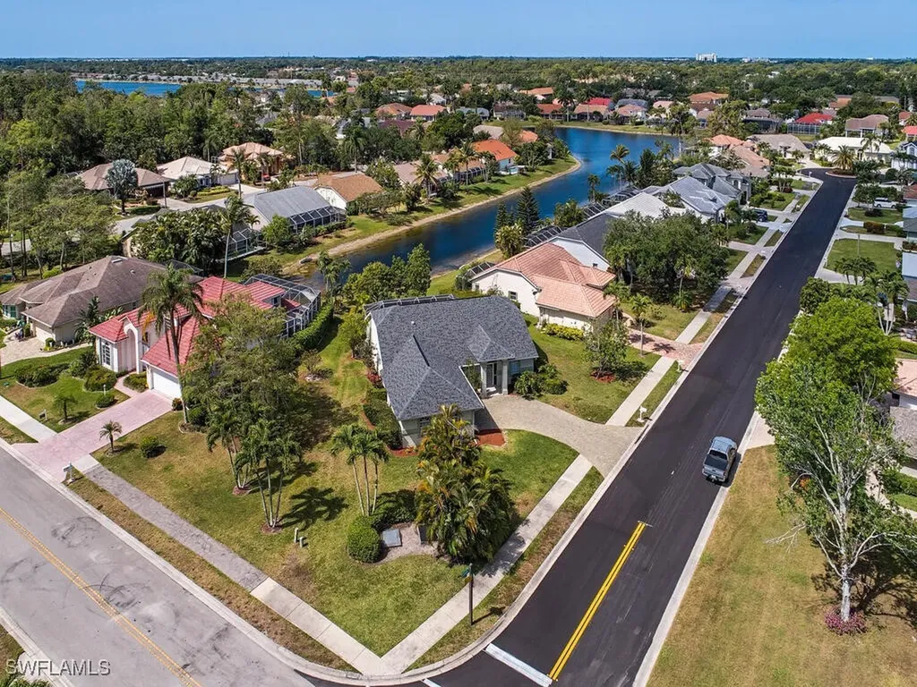 5192 Lochwood Court Naples FL 34112