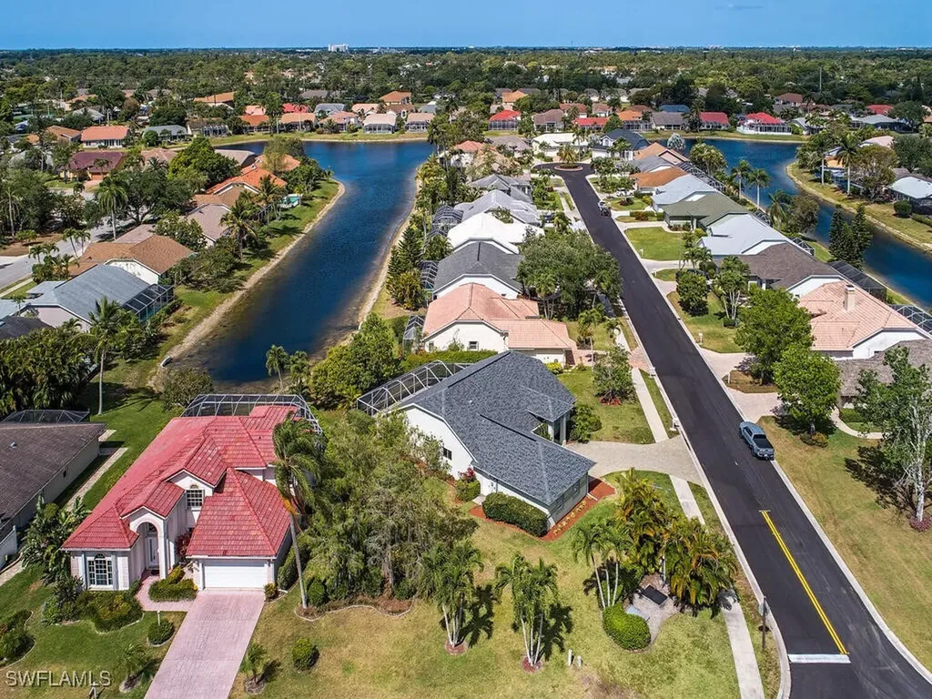 5192 Lochwood Court Naples FL 34112