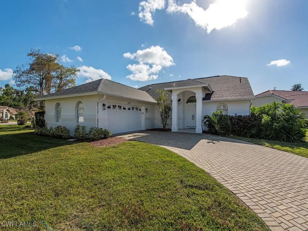 5192 Lochwood Court Naples FL 34112