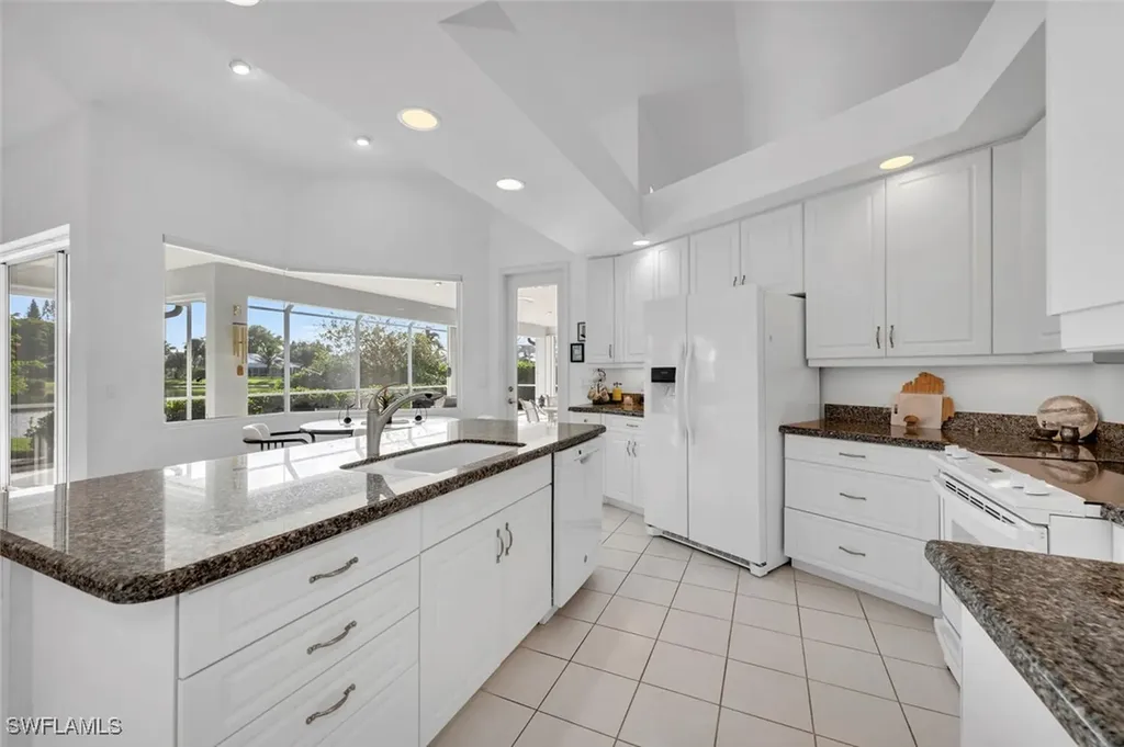 4882 Berkeley Drive Naples FL 34112