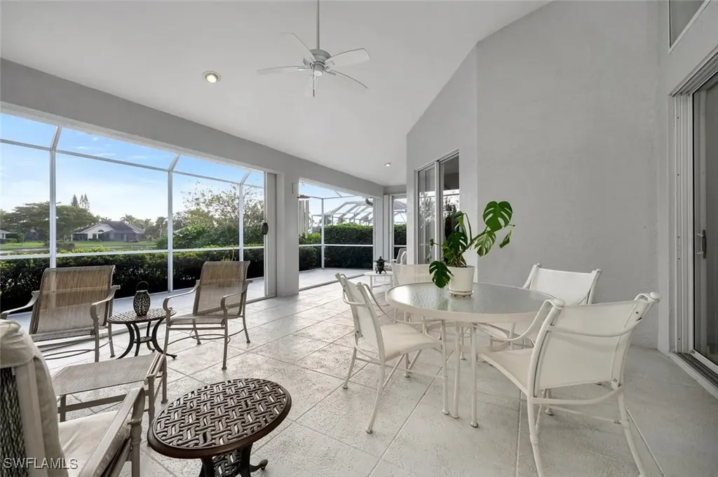 4882 Berkeley Drive Naples FL 34112