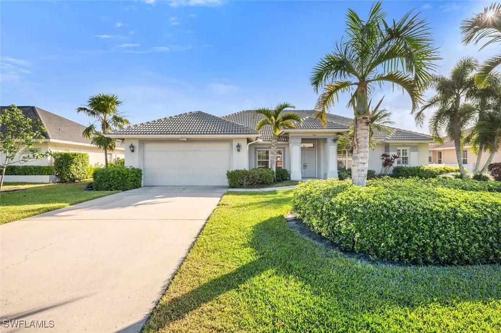 4882 Berkeley Drive Naples FL 34112