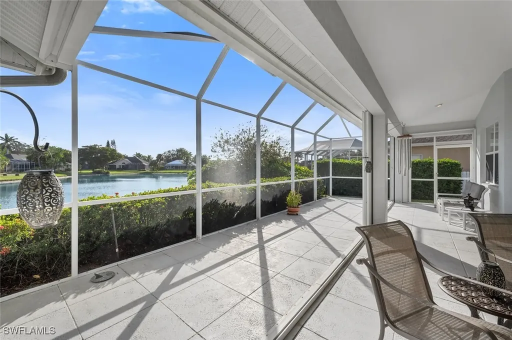 4882 Berkeley Drive Naples FL 34112