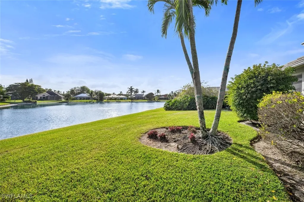 4882 Berkeley Drive Naples FL 34112