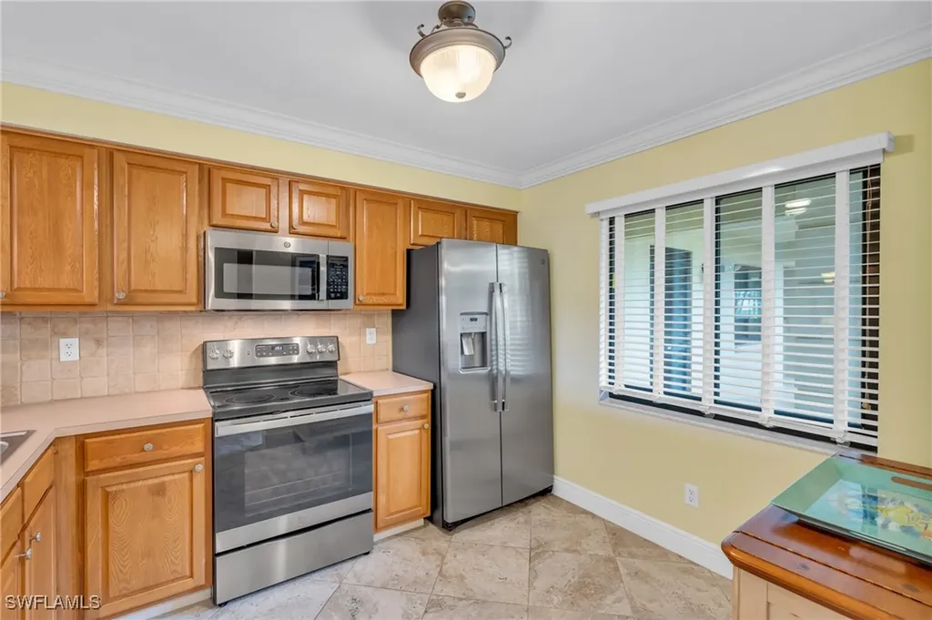 221 Fox Glen Drive Naples FL 34104