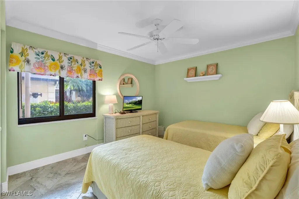 221 Fox Glen Drive Naples FL 34104