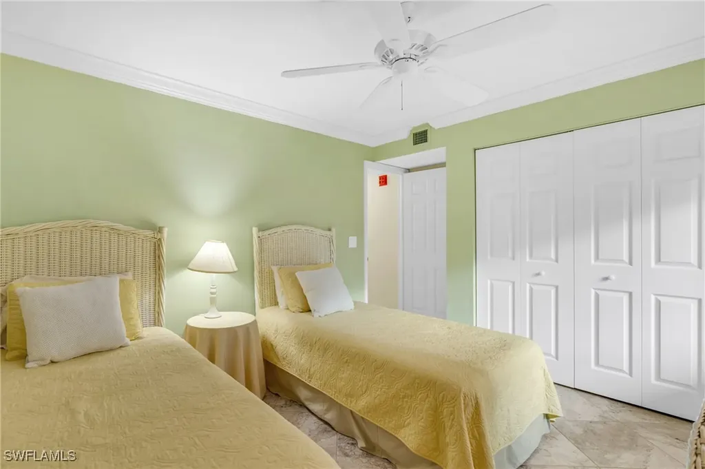 221 Fox Glen Drive Naples FL 34104