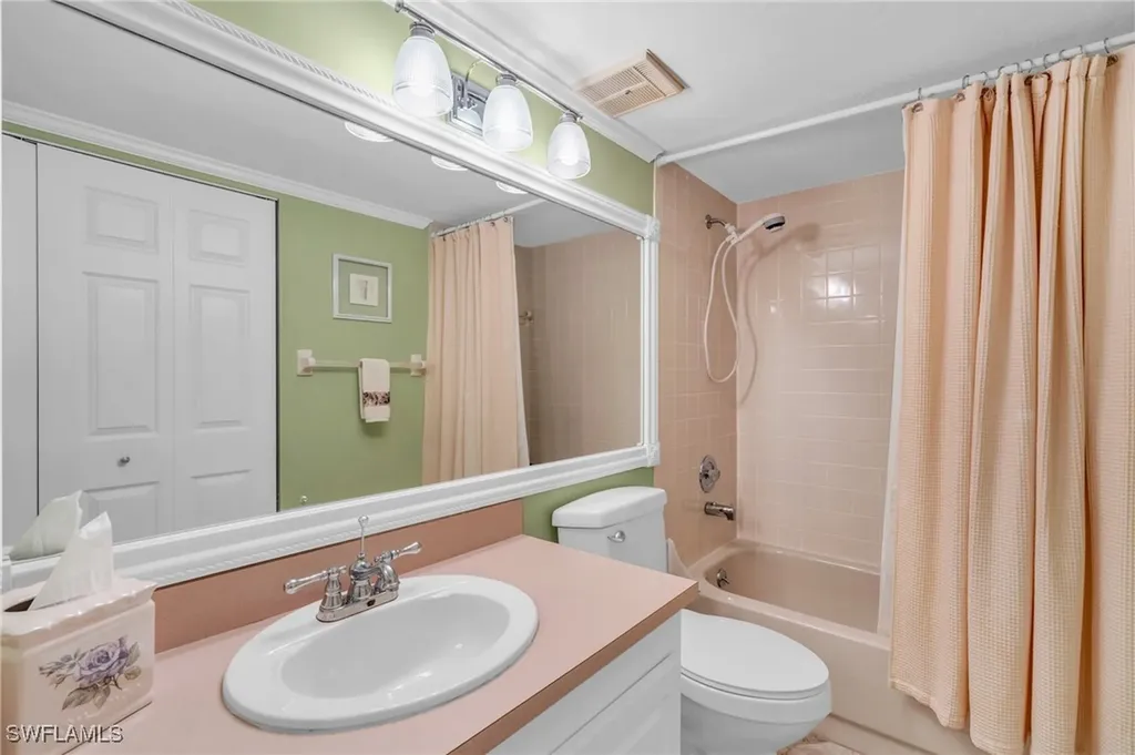 221 Fox Glen Drive Naples FL 34104