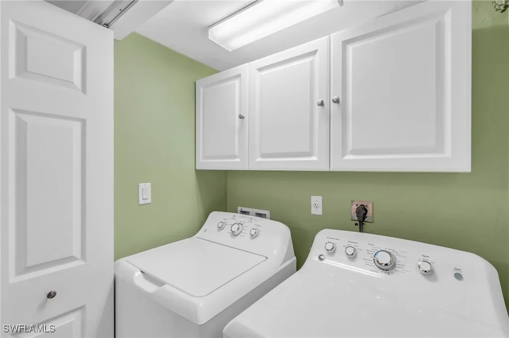 221 Fox Glen Drive Naples FL 34104