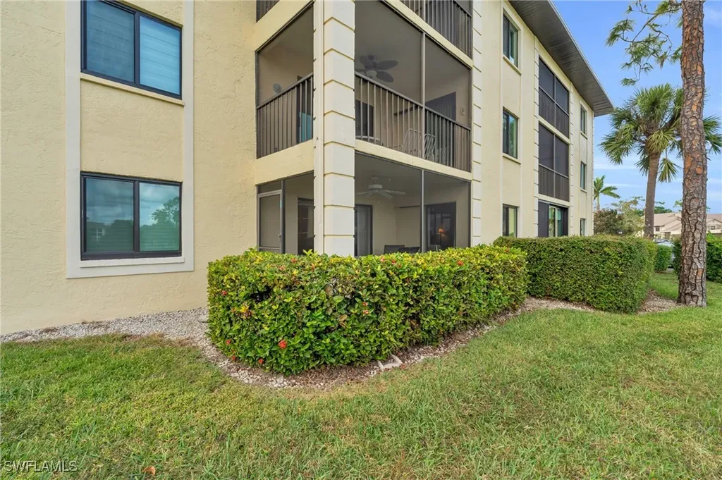 221 Fox Glen Drive Naples FL 34104