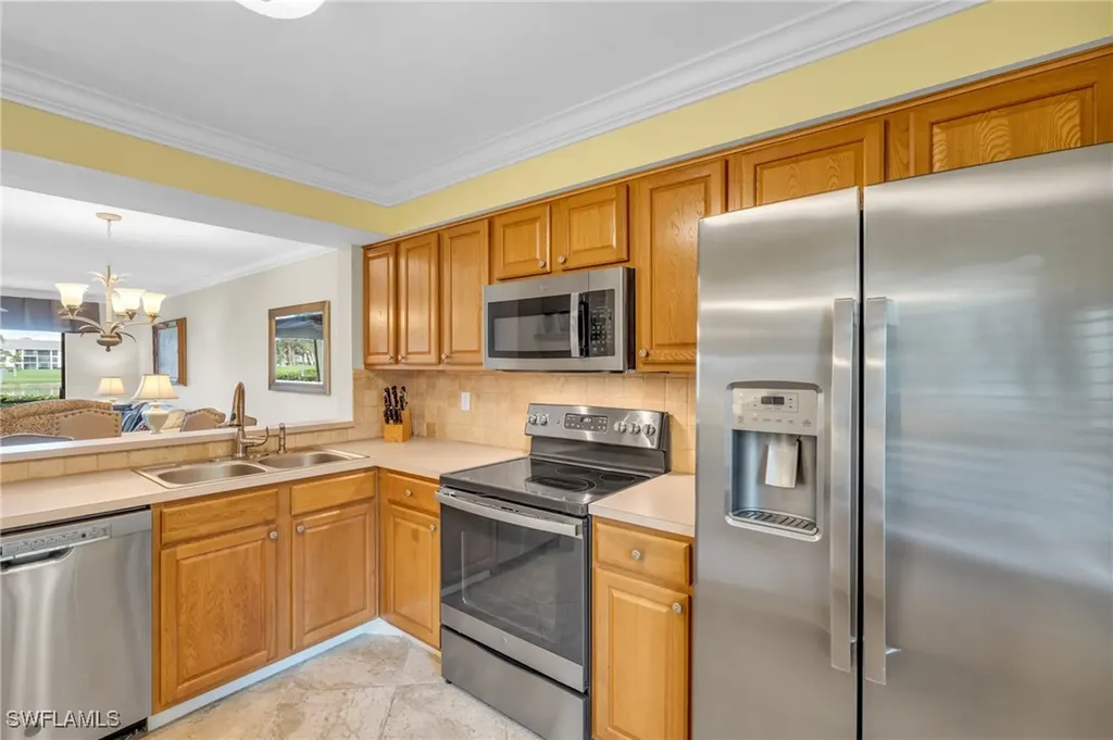 221 Fox Glen Drive Naples FL 34104
