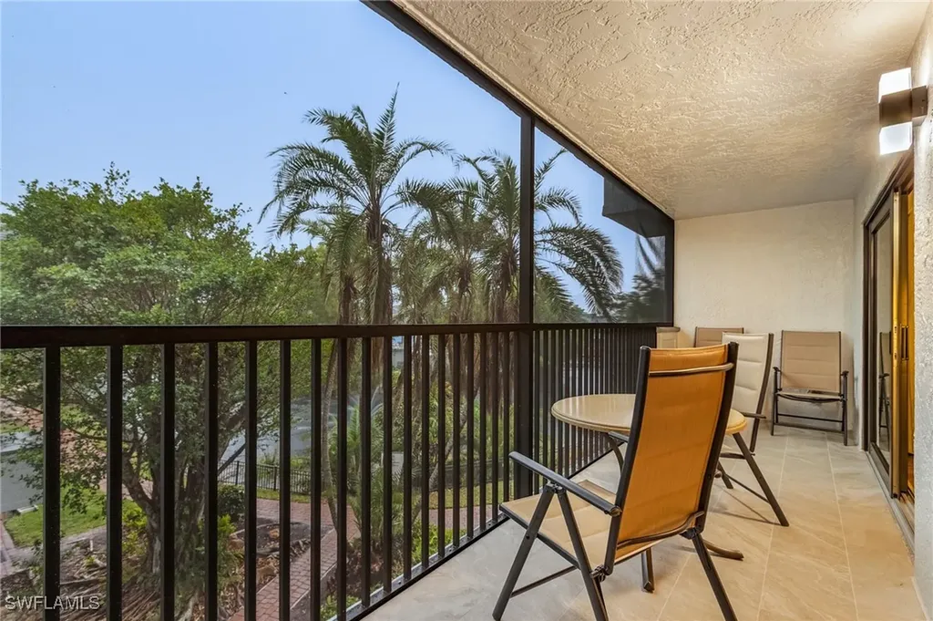 600 Neapolitan Way Naples FL 34103
