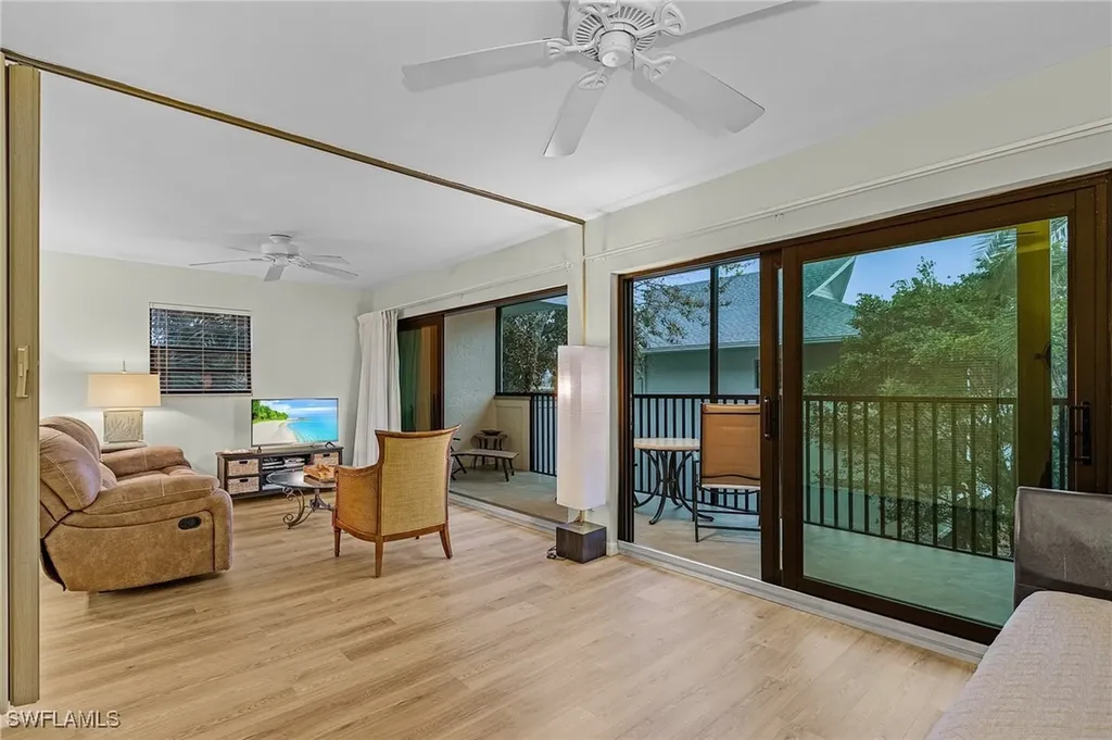 600 Neapolitan Way Naples FL 34103