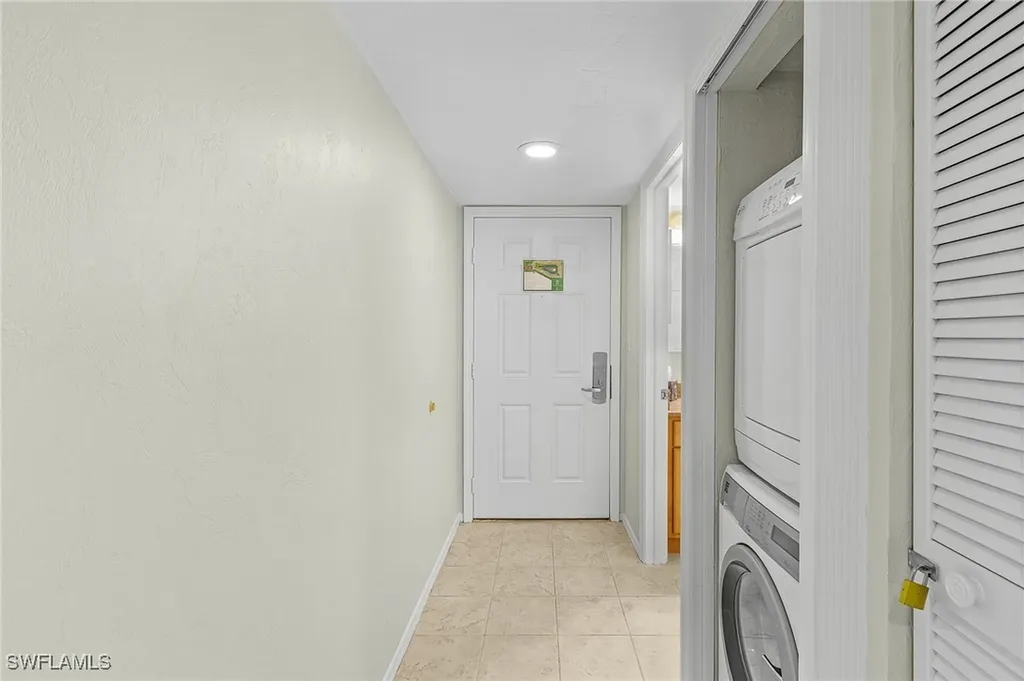 600 Neapolitan Way Naples FL 34103