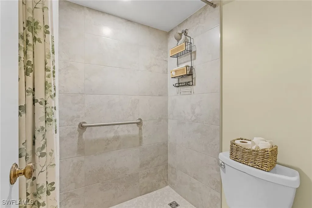 600 Neapolitan Way Naples FL 34103