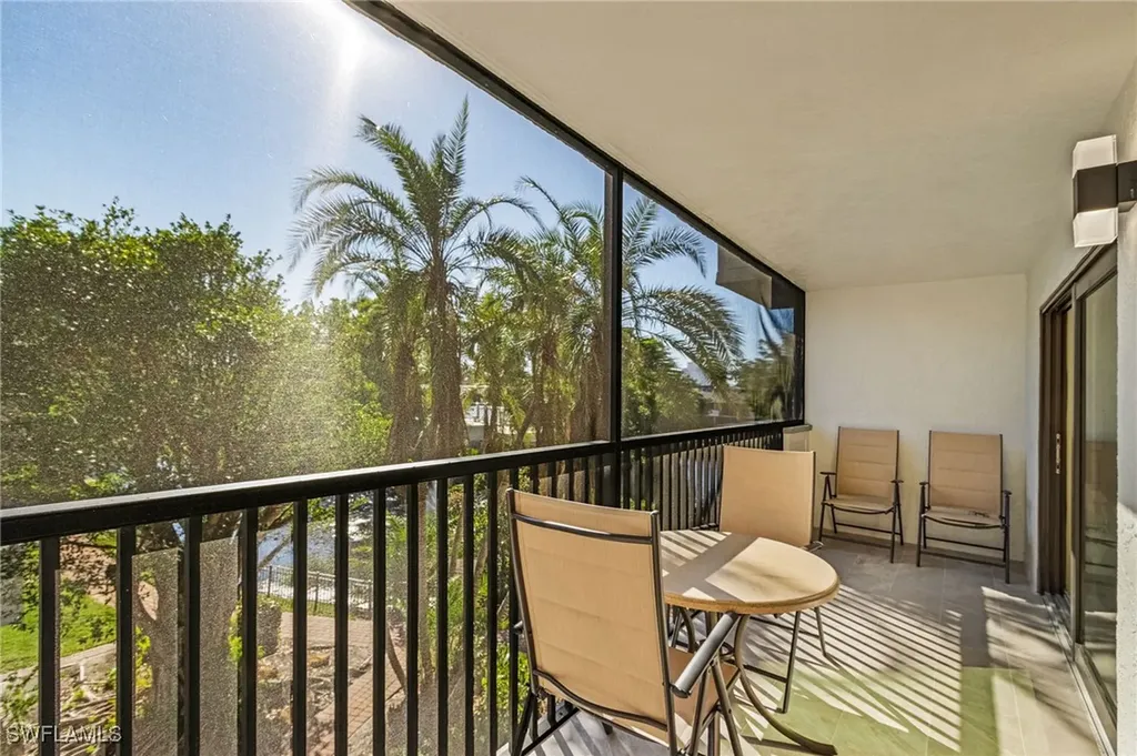 600 Neapolitan Way Naples FL 34103