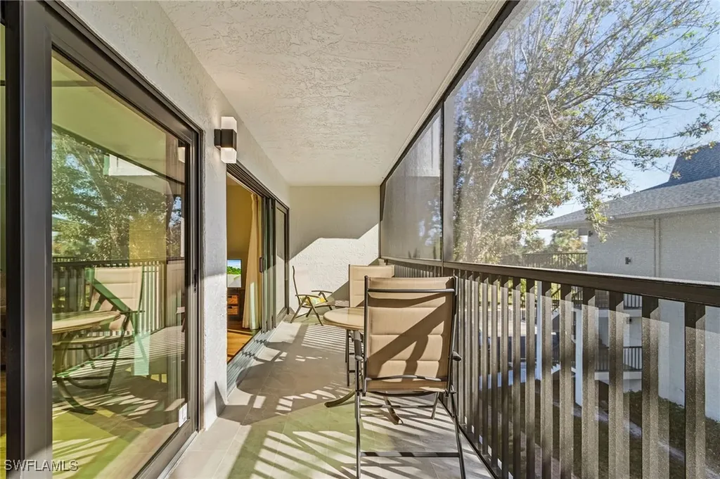 600 Neapolitan Way Naples FL 34103