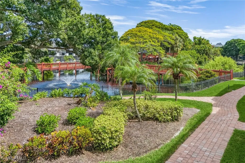 600 Neapolitan Way Naples FL 34103