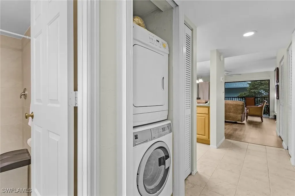 600 Neapolitan Way Naples FL 34103