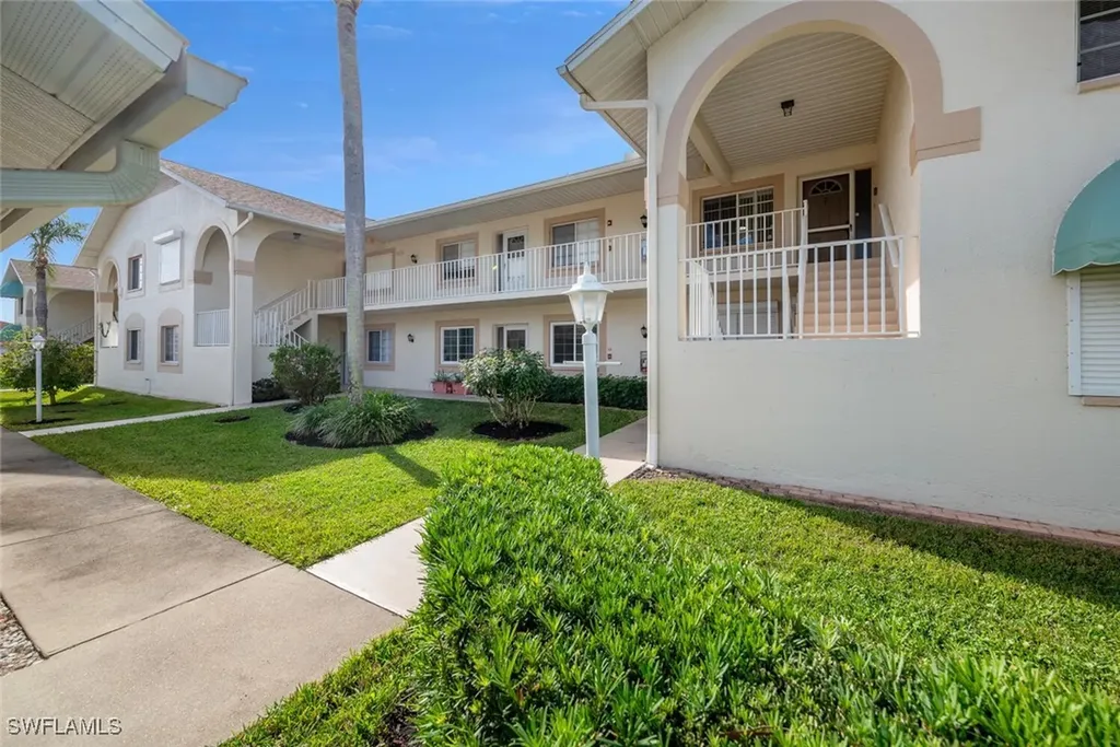 249 Gabriel Circle Naples FL 34104