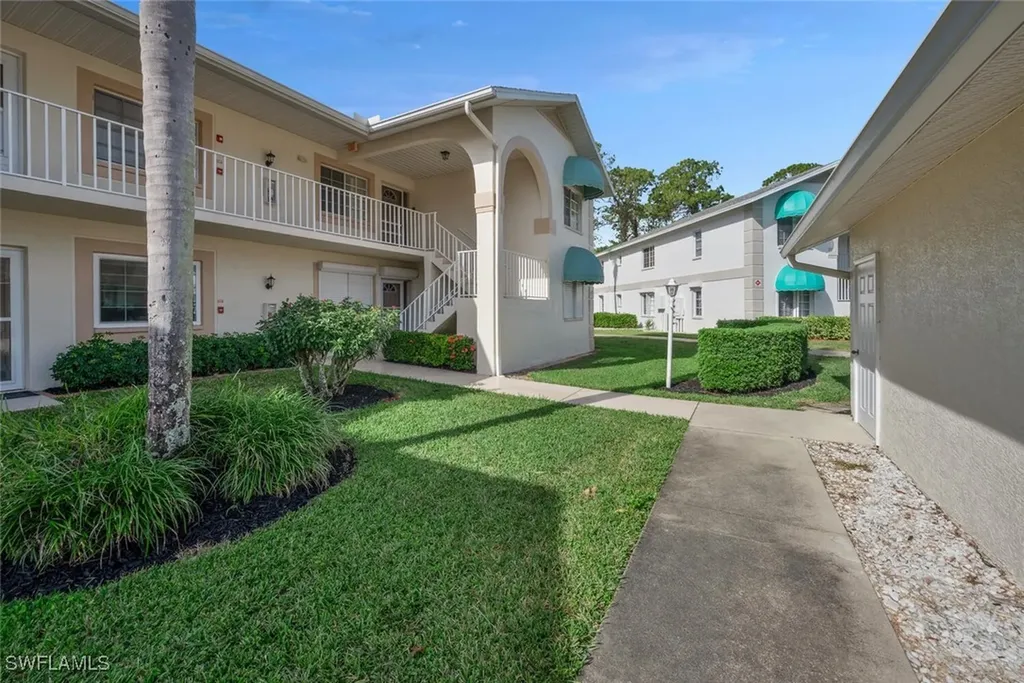 249 Gabriel Circle Naples FL 34104
