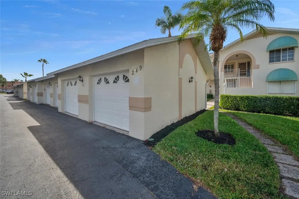 249 Gabriel Circle Naples FL 34104