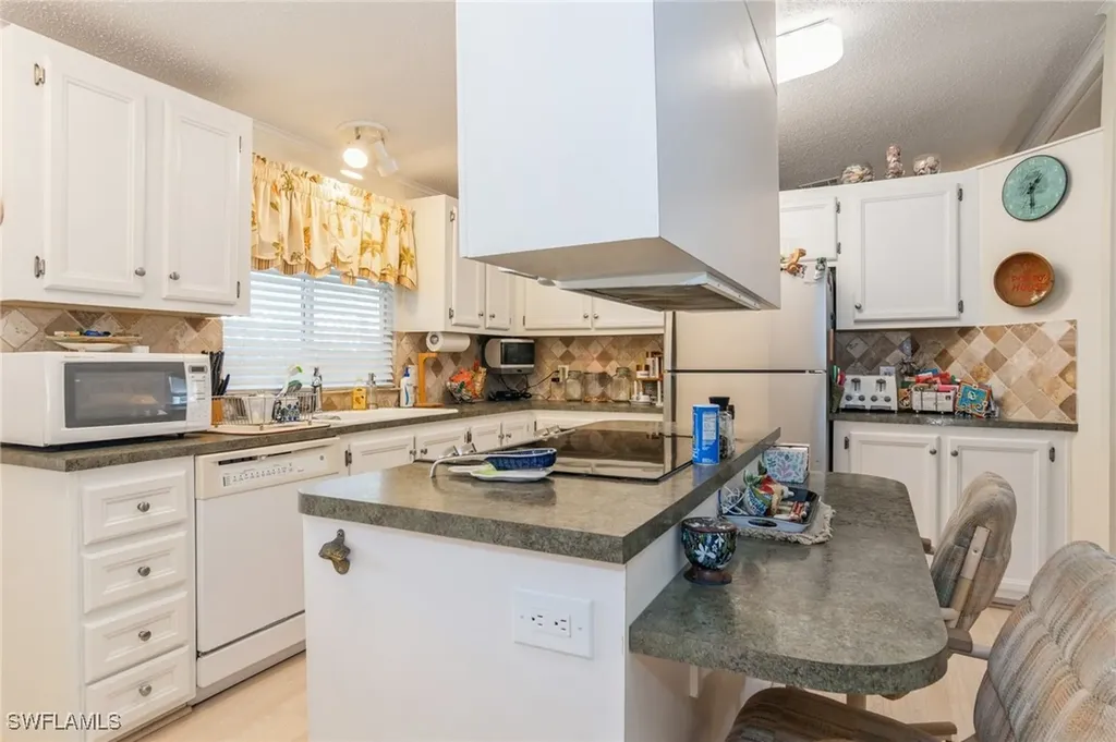 204 Grosbeak Lane Naples FL 34114