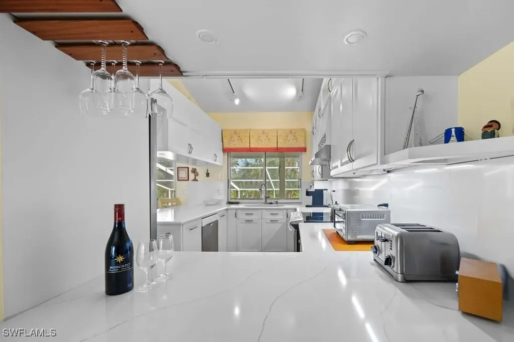 702 Pyrula Avenue Sanibel FL 33957