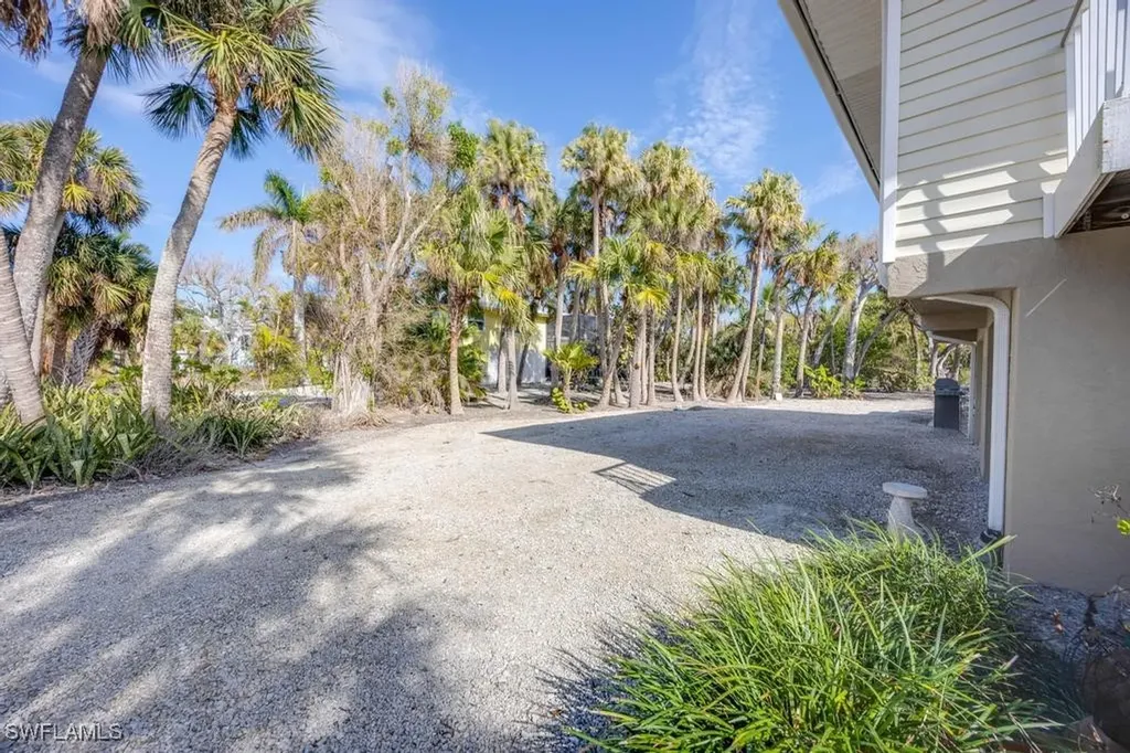 702 Pyrula Avenue Sanibel FL 33957