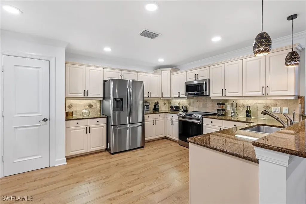 247 Erie Drive Naples FL 34110