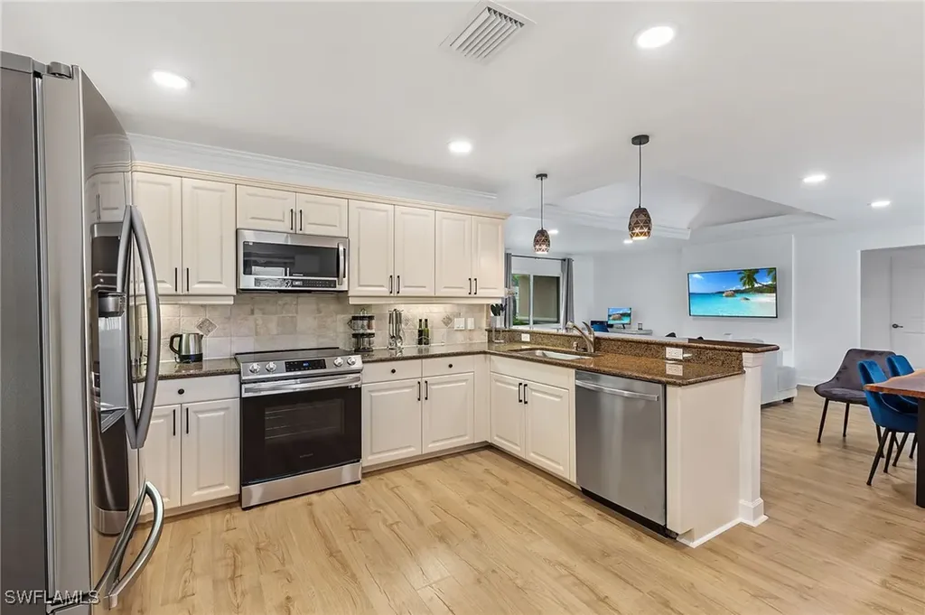 247 Erie Drive Naples FL 34110