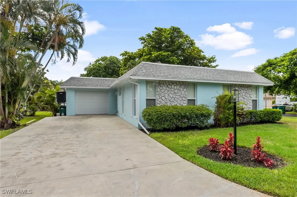 200 Georgetown Boulevard Naples FL 34112