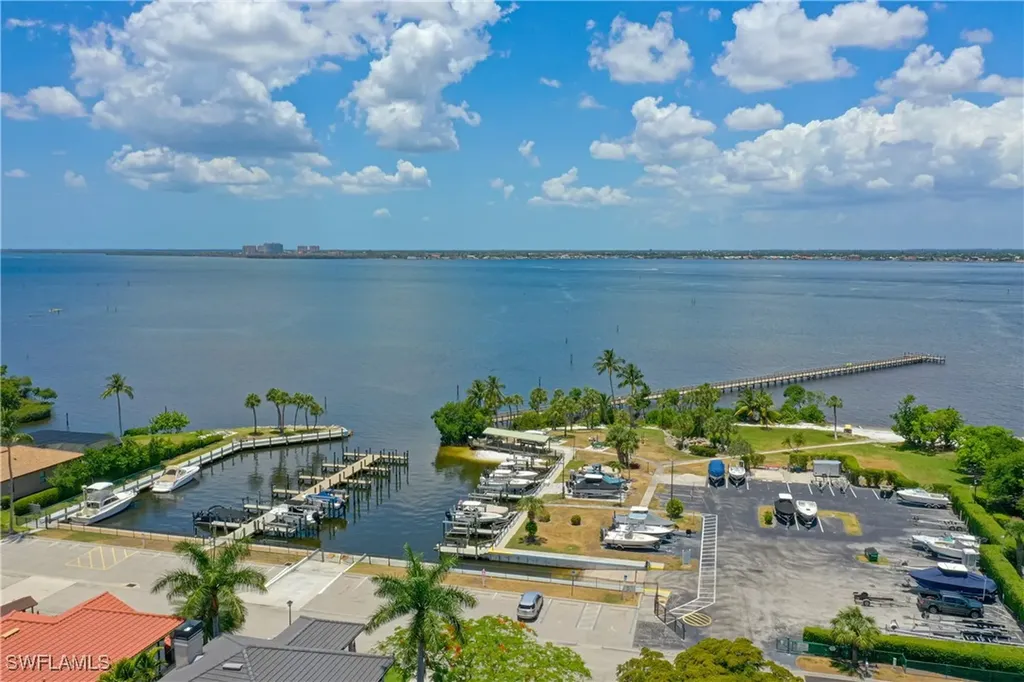 7105 Quail Run Court W Fort Myers FL 33908