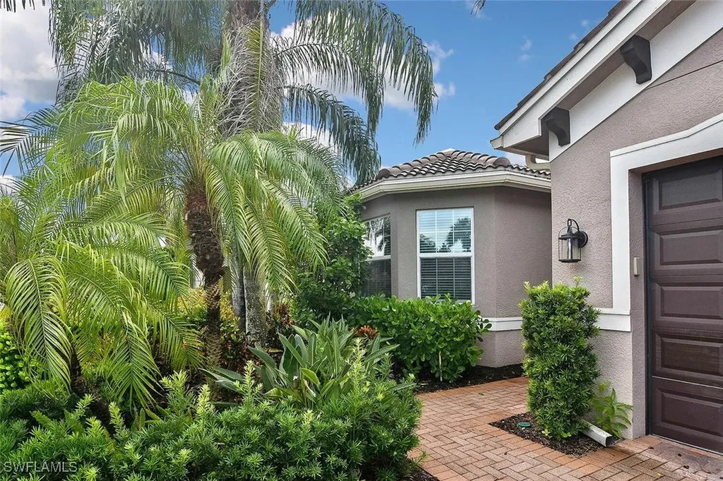 6674 Marbella Lane Naples FL 34105