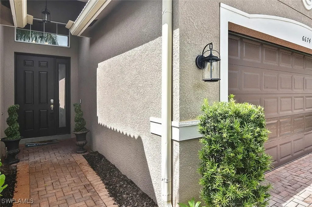 6674 Marbella Lane Naples FL 34105