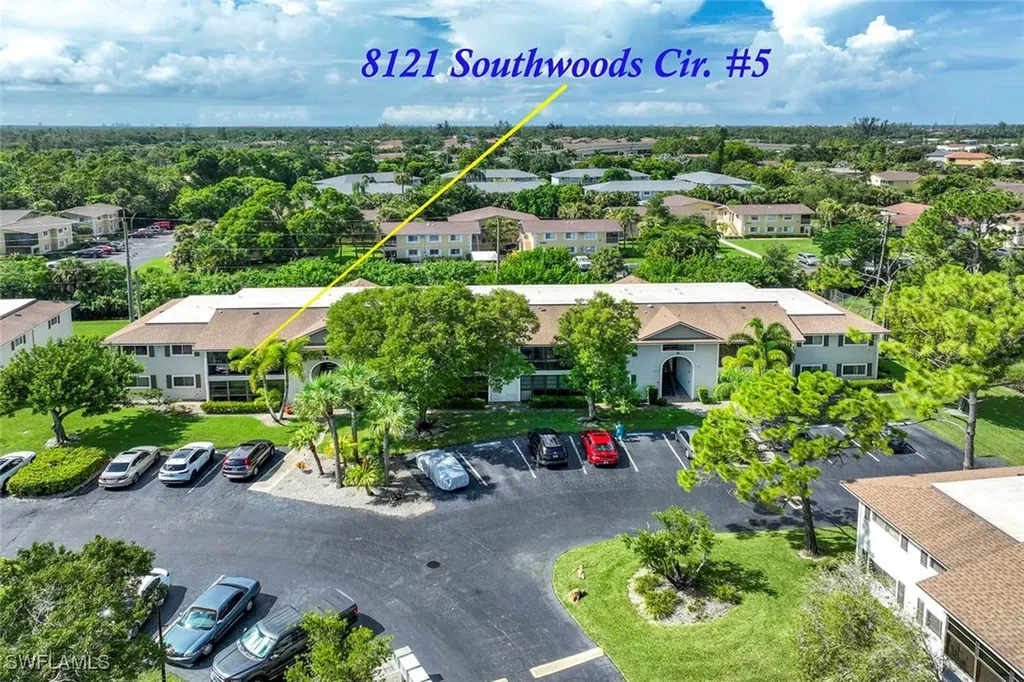 8121 S Woods Circle Fort Myers FL 33919