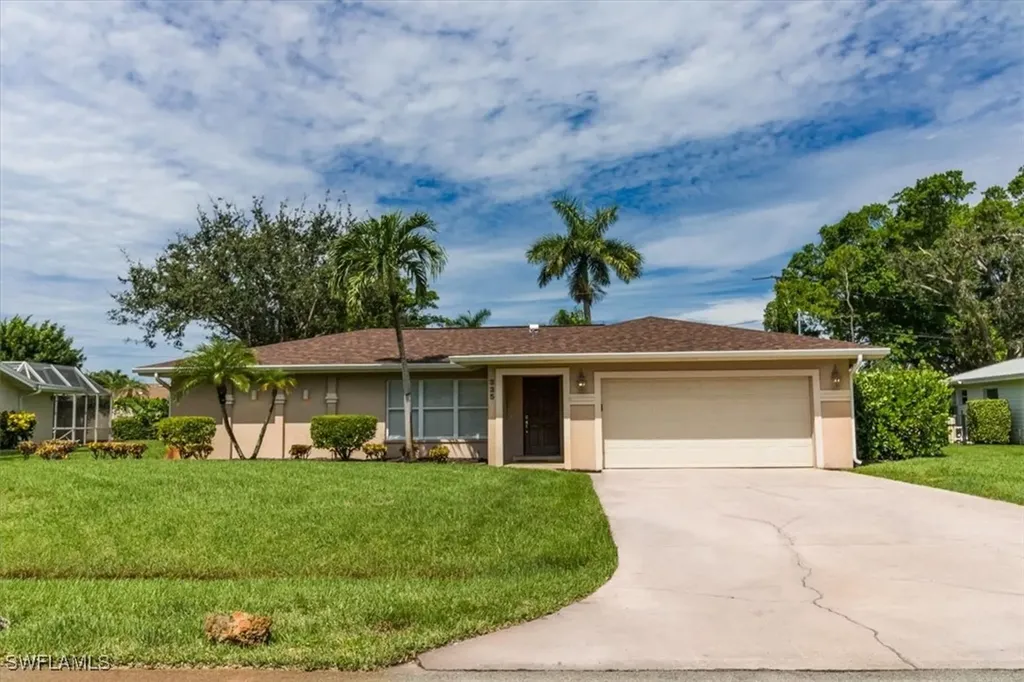 335 Burning Tree Drive Naples FL 34105