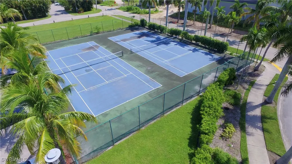 3000 Oasis Grand Boulevard Fort Myers FL 33916