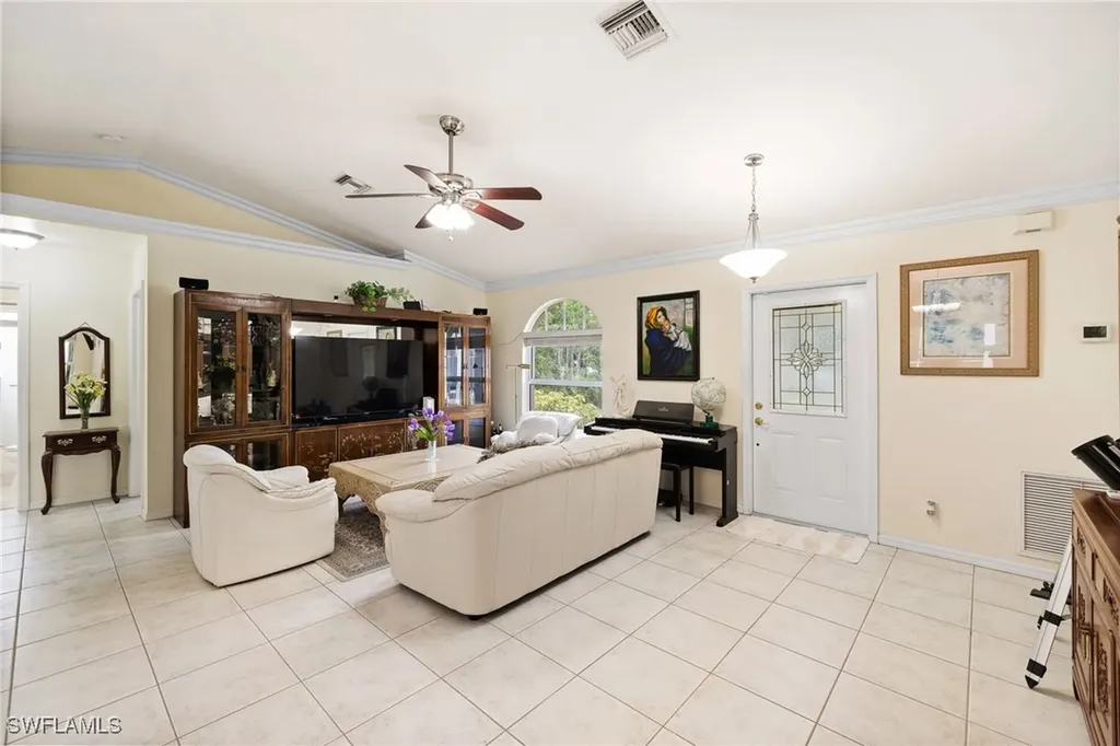 3221 22nd Avenue NE Naples FL 34120