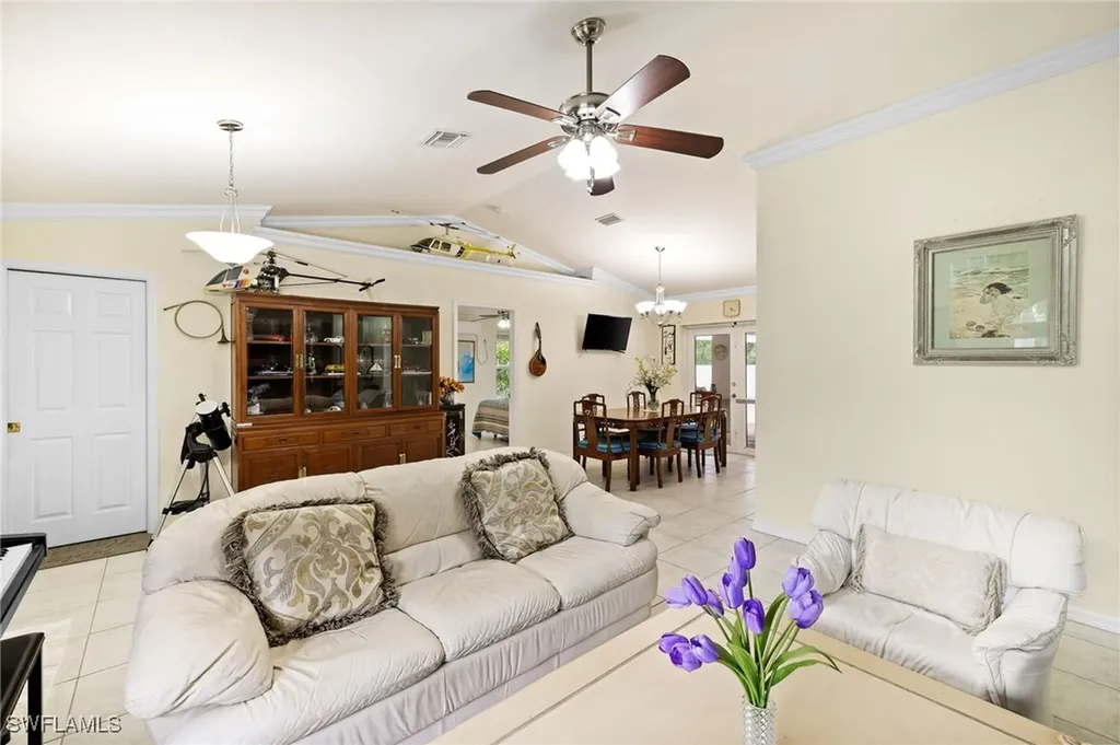 3221 22nd Avenue NE Naples FL 34120