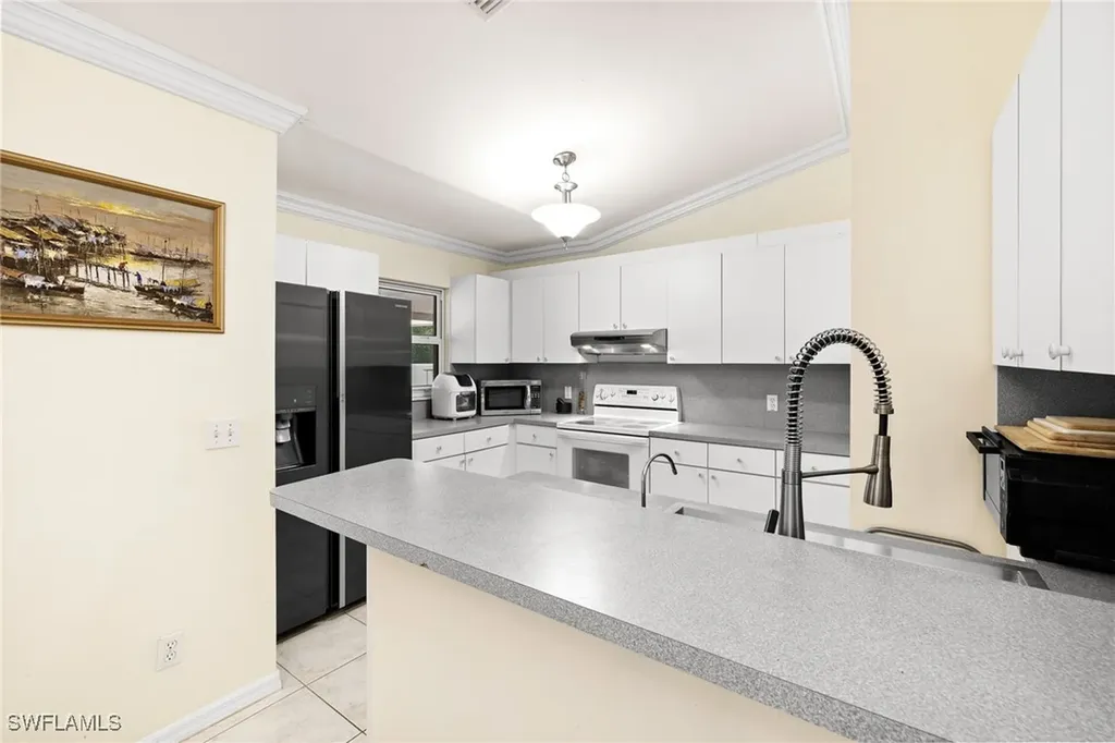 3221 22nd Avenue NE Naples FL 34120